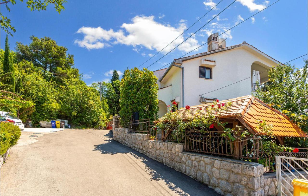Beautiful Apartment In Omisalj With Kitchen Kültér fotó